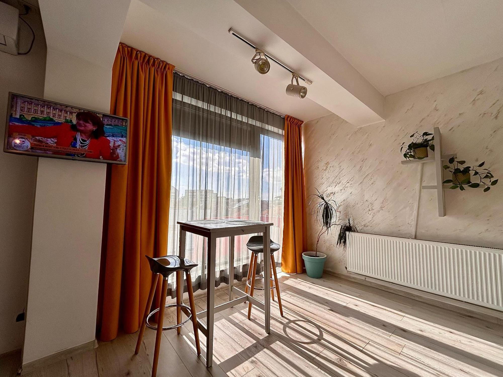 Teodoroiu Nr. 5 Aparthotel Крайова Екстериор снимка