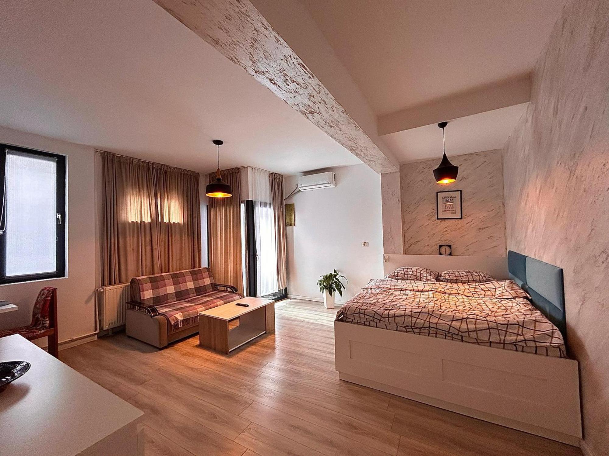 Teodoroiu Nr. 5 Aparthotel Крайова Екстериор снимка