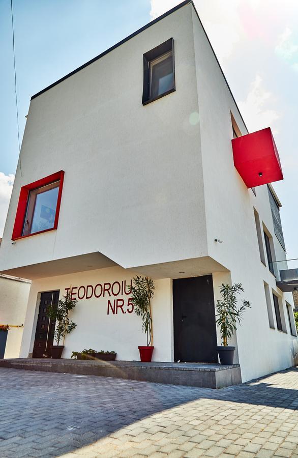 Teodoroiu Nr. 5 Aparthotel Крайова Екстериор снимка