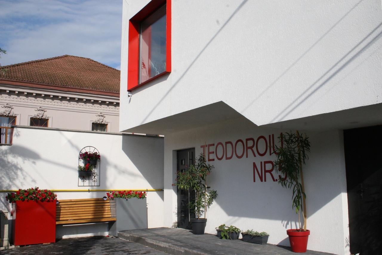 Teodoroiu Nr. 5 Aparthotel Крайова Екстериор снимка