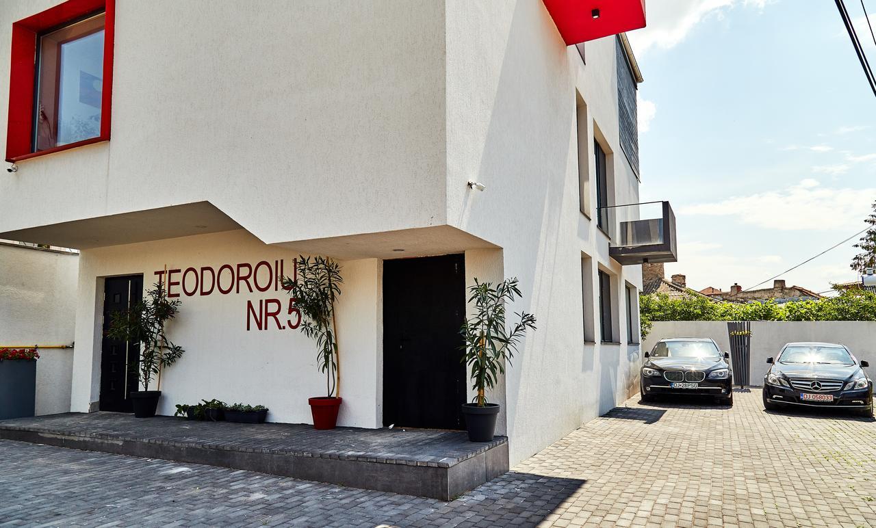 Teodoroiu Nr. 5 Aparthotel Крайова Екстериор снимка