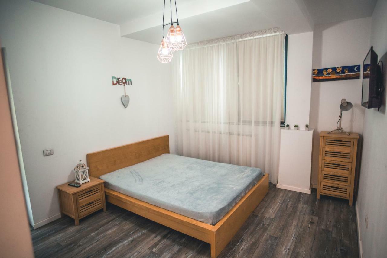 Teodoroiu Nr. 5 Aparthotel Крайова Екстериор снимка